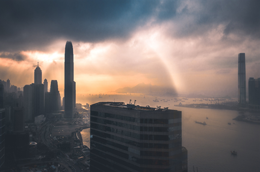 推动双休日制度建立的他去世了